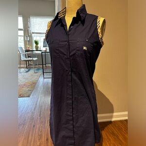 Burberry women’s sleeveless navy button down dress with collar . Size M- Medium